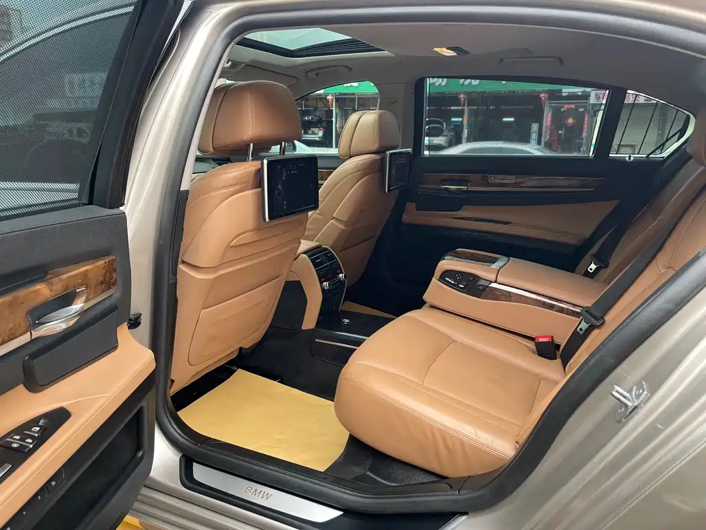 BMW 7 Series 7 2013 740Li Luxury