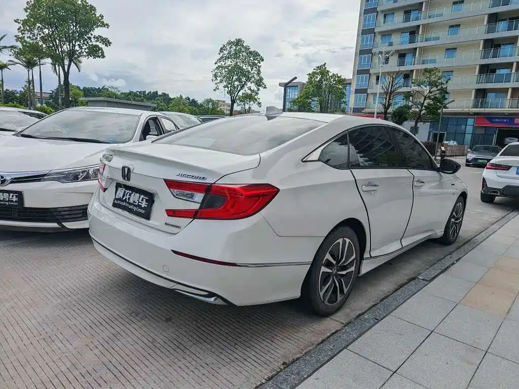 Honda Accord — миниатюра 8