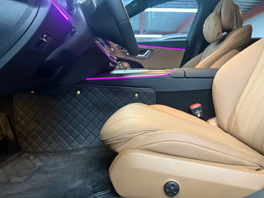 Mercedes-Benz E-Class — миниатюра 5