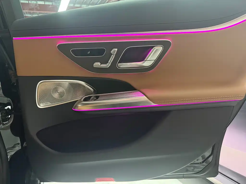 Mercedes-Benz E-Class — миниатюра 18