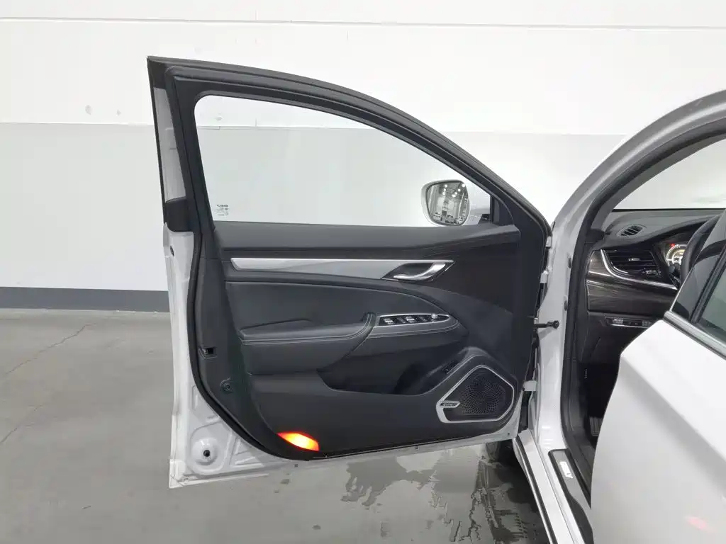 Geely Borui Hybrid — миниатюра 8
