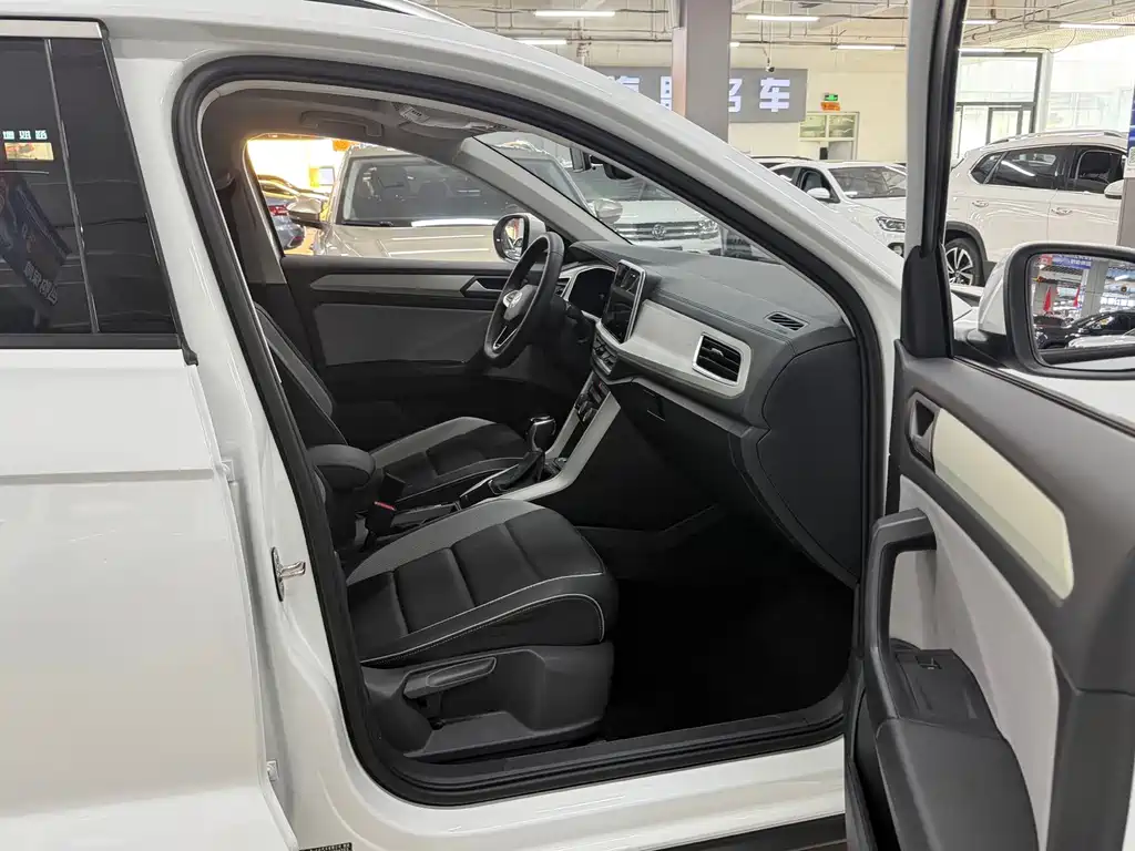 Volkswagen T-Roc — миниатюра 13