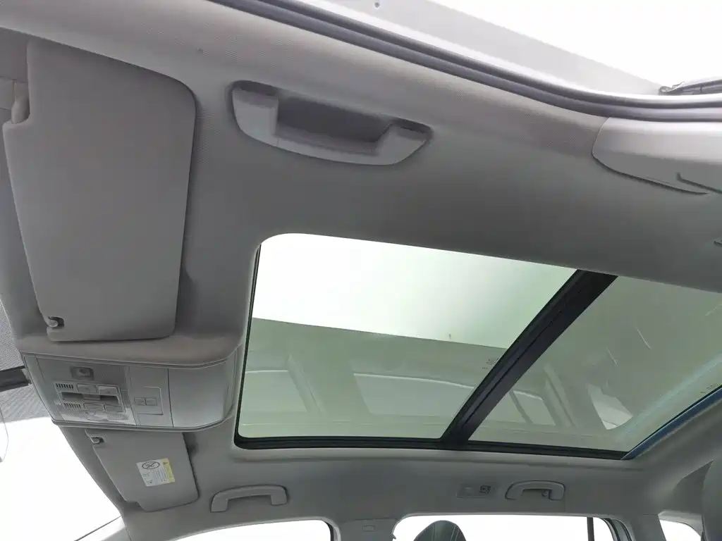 Volkswagen Tiguan L — миниатюра 14