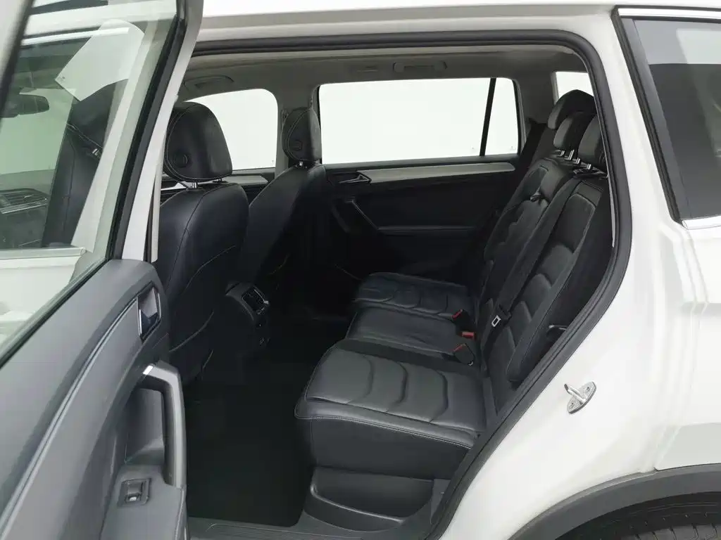 Volkswagen Tiguan L — миниатюра 15
