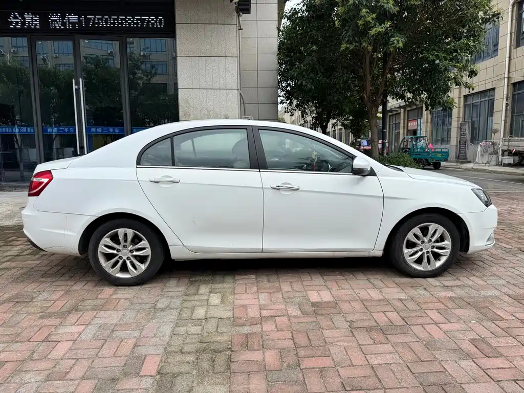 Geely Emgrand 2015 1.3T MT
