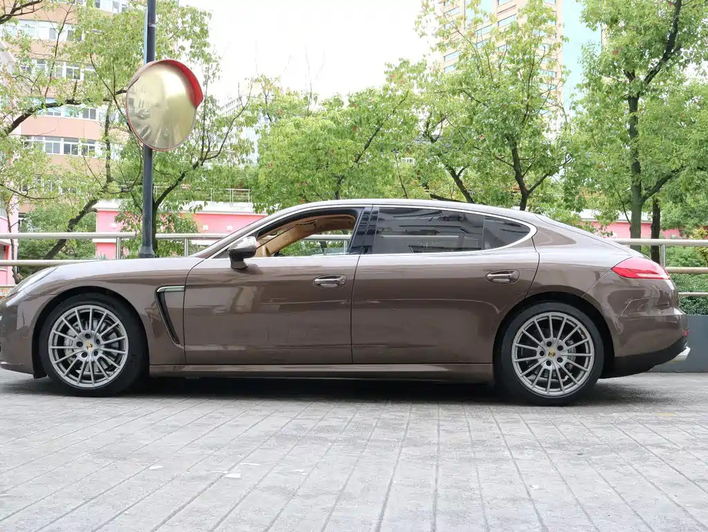 Porsche Panamera — миниатюра 3