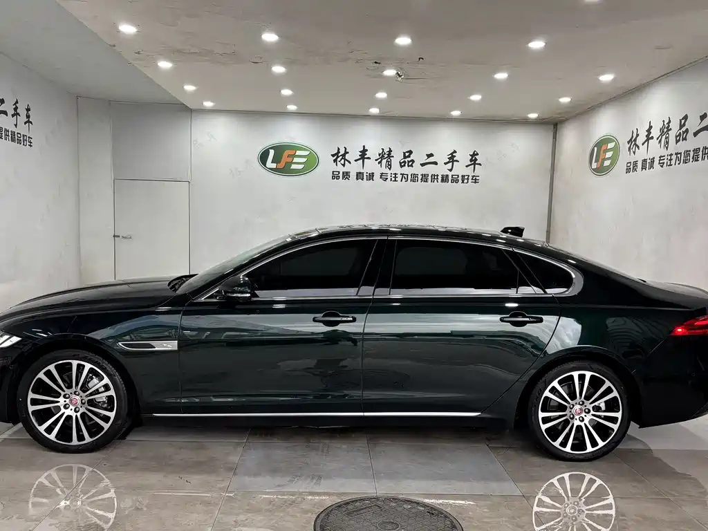 Jaguar XFL 2024 2.0T P250 Premium Luxury