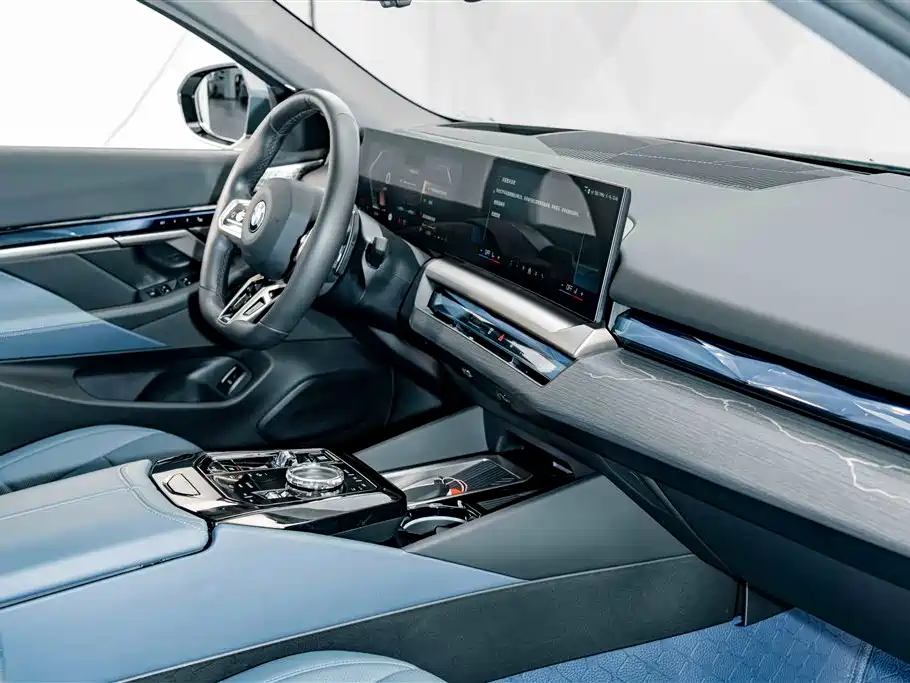 BMW 5 Series — миниатюра 20