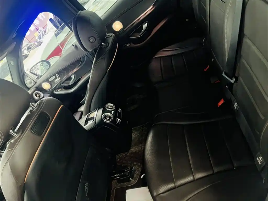Mercedes-Benz GLC 2018 GLC 300 4MATIC