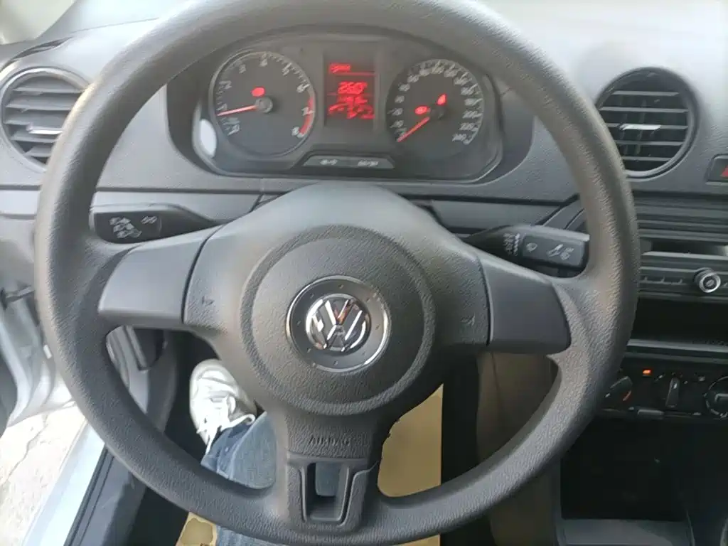 Volkswagen Jetta — миниатюра 11