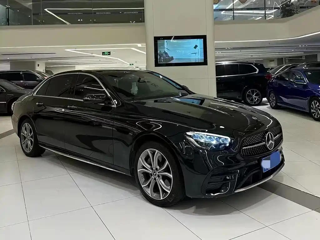 Mercedes-Benz E-Class — миниатюра 3