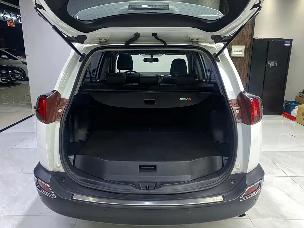 Toyota RAV4 — миниатюра 20