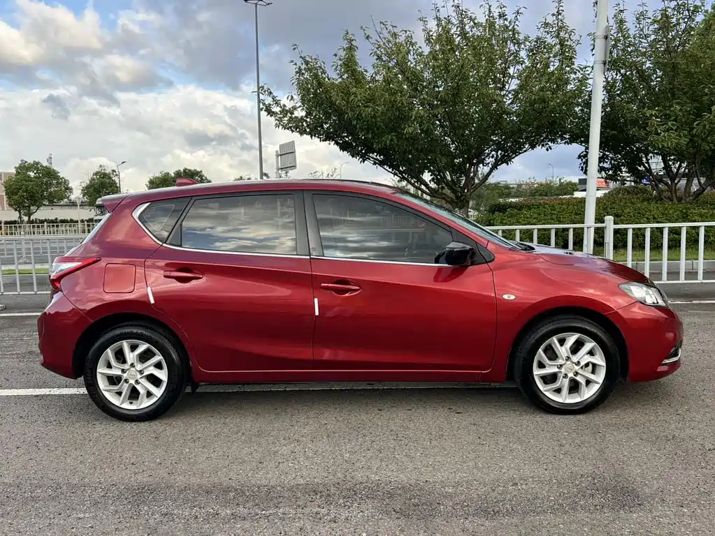 Nissan Tiida — миниатюра 14