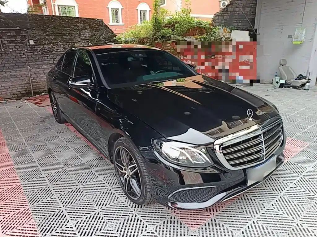 Mercedes-Benz E-Class — миниатюра 4