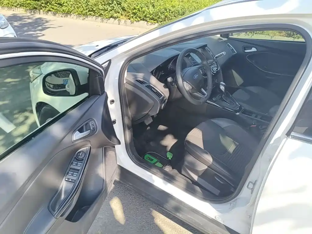 Ford Focus — миниатюра 16