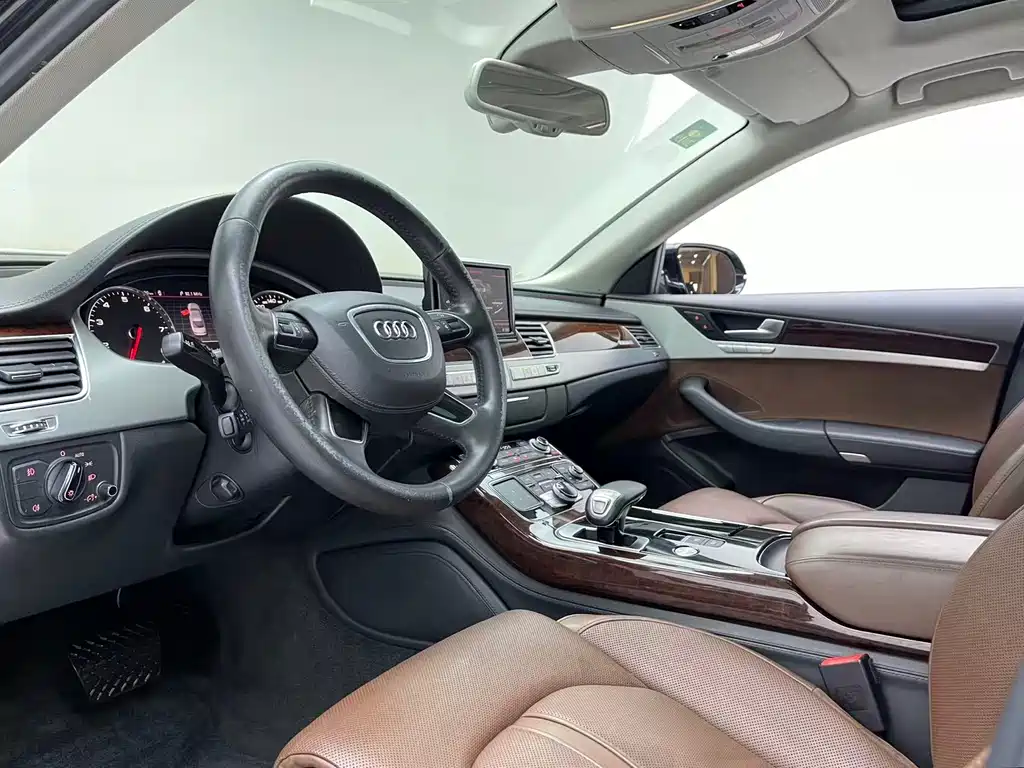 Audi A8 — миниатюра 4