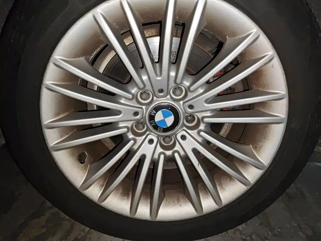 BMW 5 Series — миниатюра 8