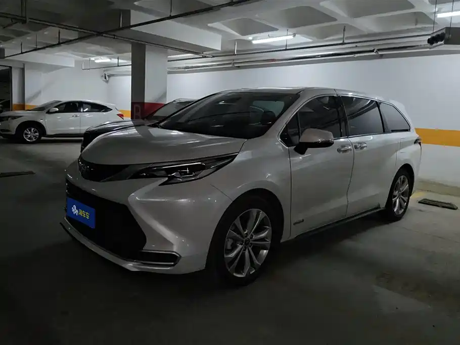 Toyota Sienna 2024