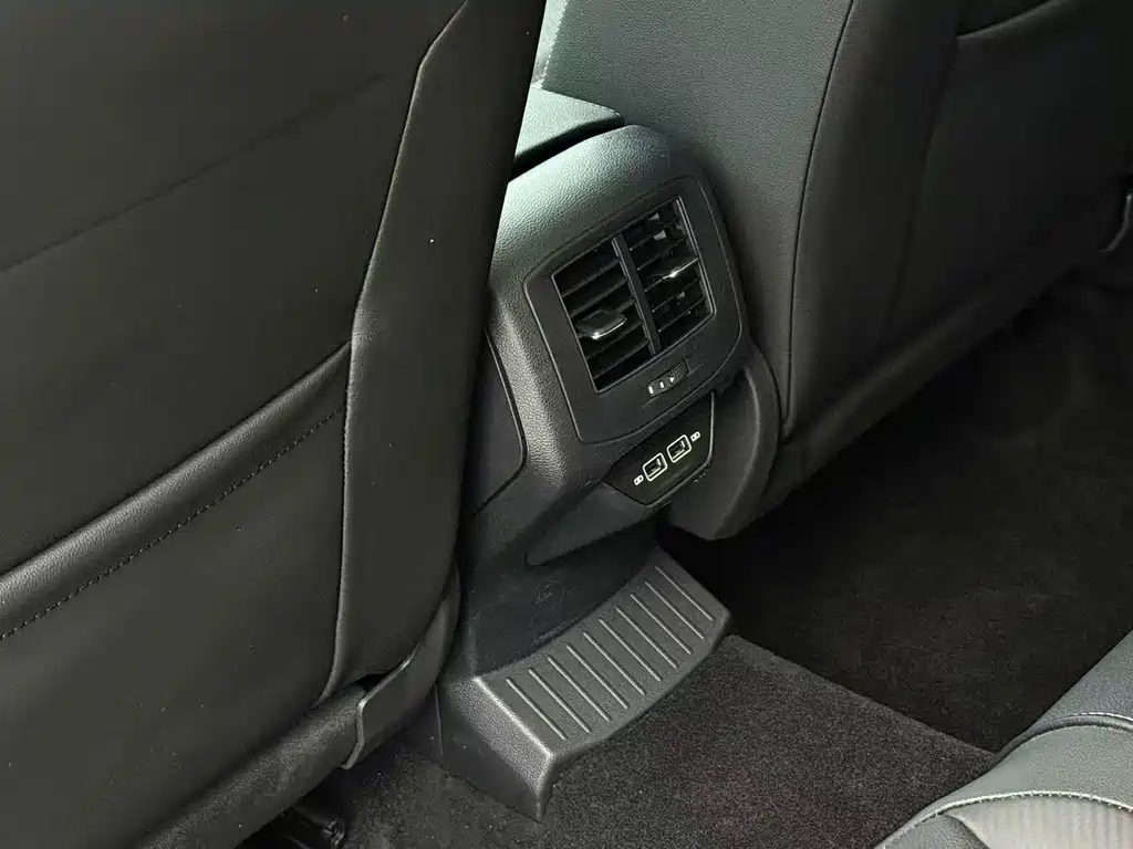 VOLKSWAGEN T ROC EXPLORING SONGS