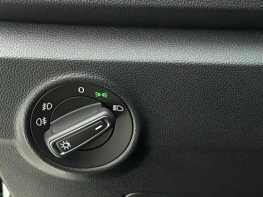 VOLKSWAGEN T ROC EXPLORING SONGS