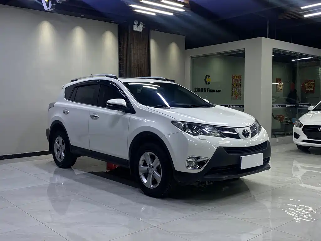 Toyota RAV4 — миниатюра 3