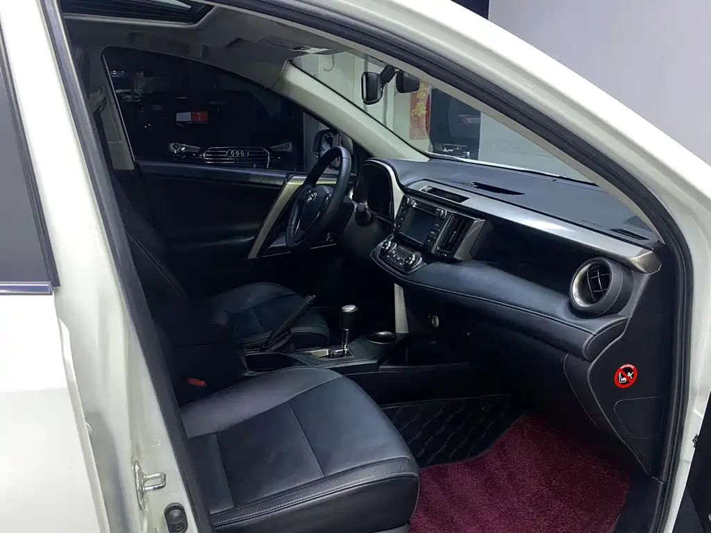 Toyota RAV4 — миниатюра 18