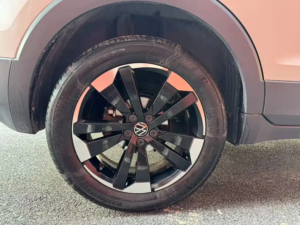 VOLKSWAGEN EXPLORING THE SHADOW