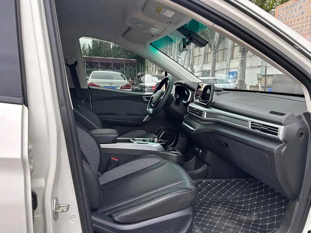 BAIC EX3 — миниатюра 13