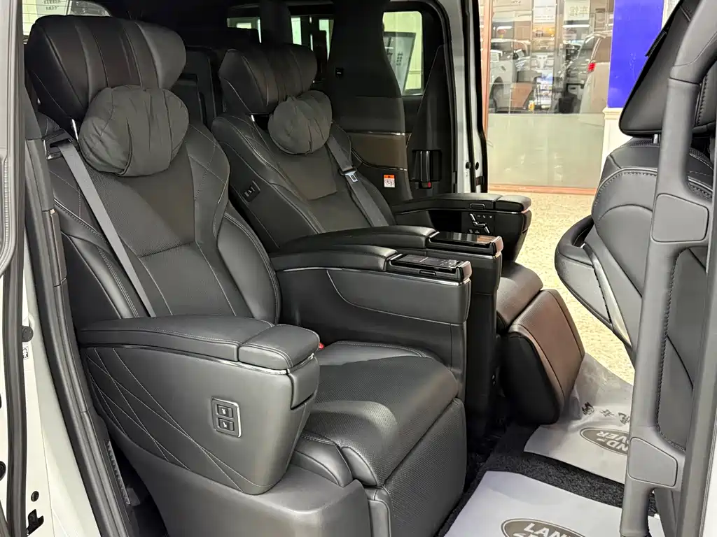 Toyota Alphard — миниатюра 7