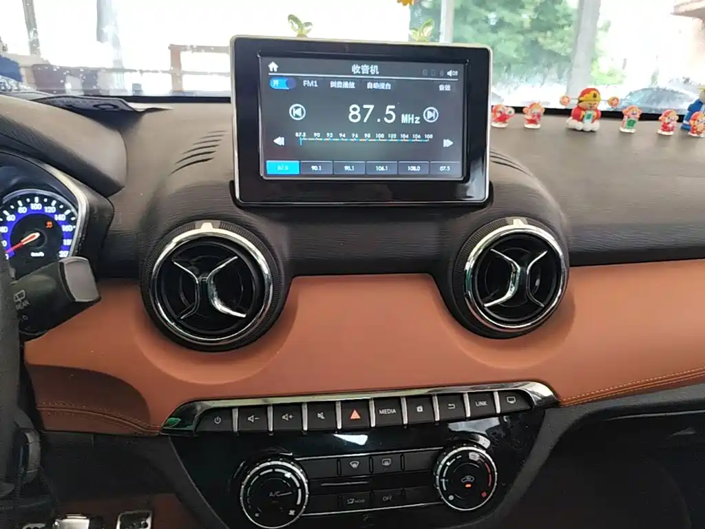 BAIC Senova X35 — миниатюра 13