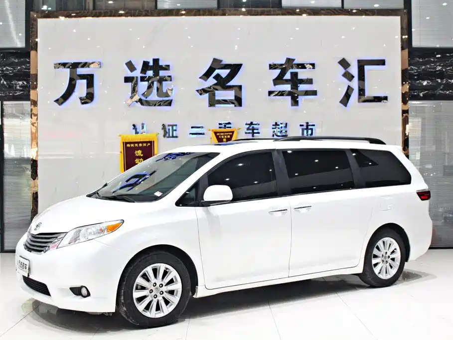Toyota Sienna — миниатюра 3