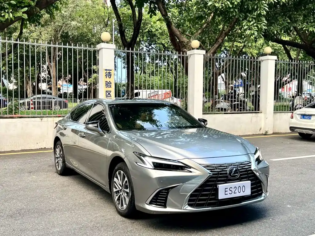 Lexus ES — миниатюра 3
