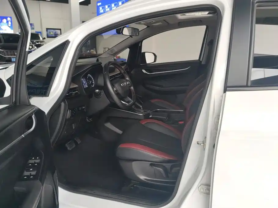 Geely Vision X3 — миниатюра 9