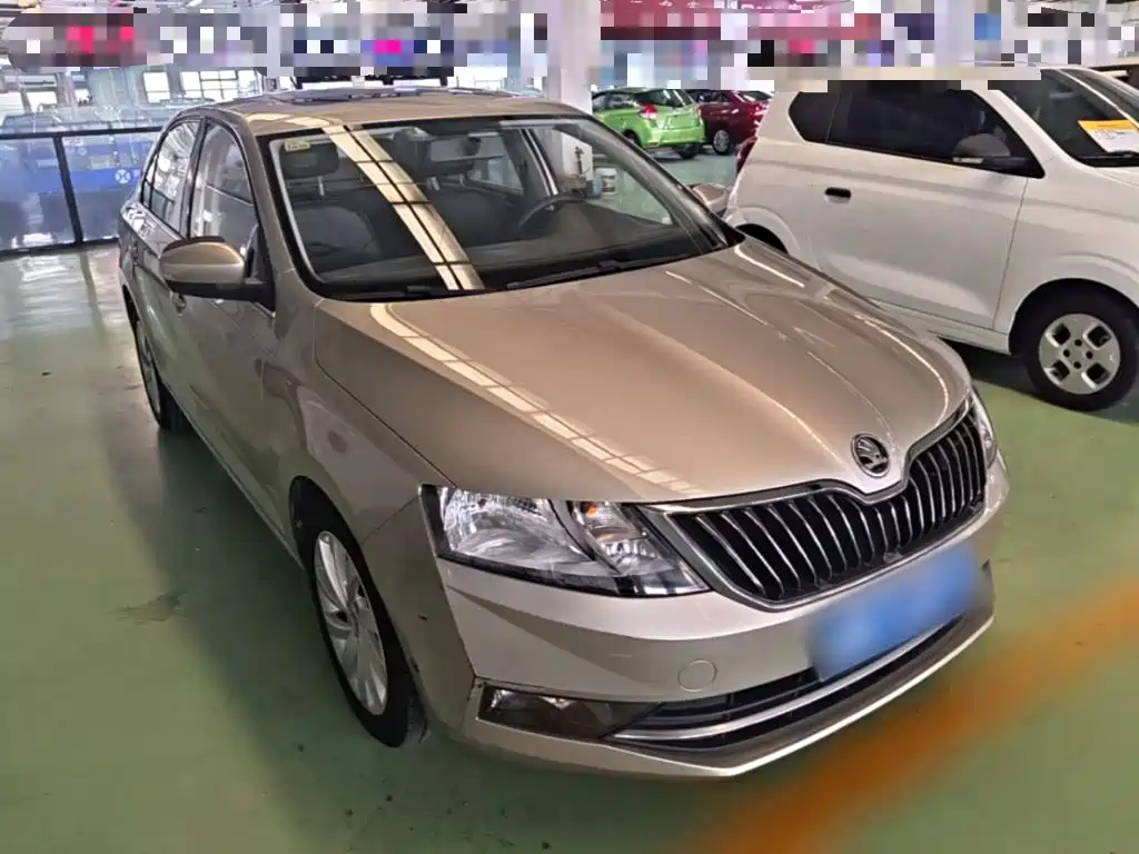 Skoda Rapid — миниатюра 4