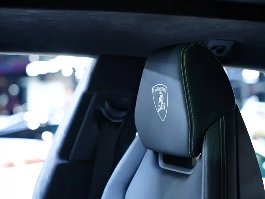 Lamborghini Urus — миниатюра 32