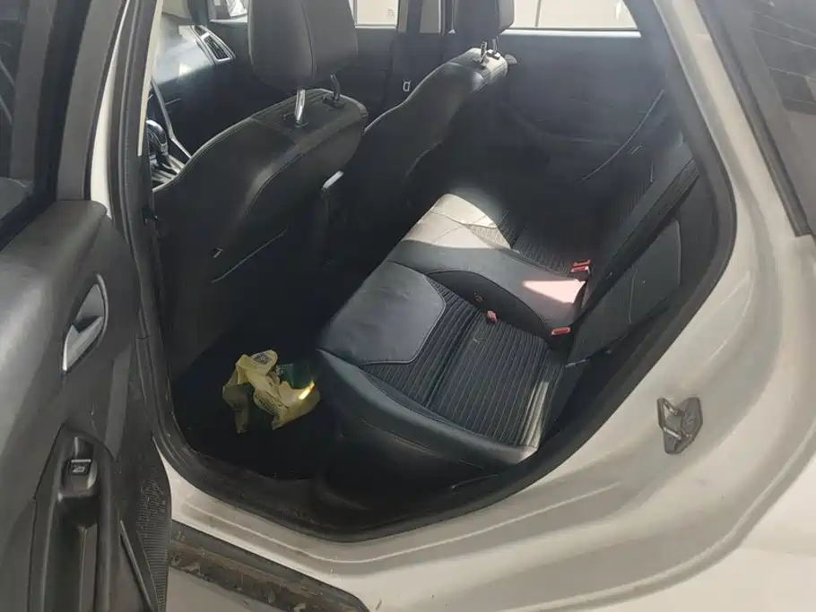 Ford Focus — миниатюра 11