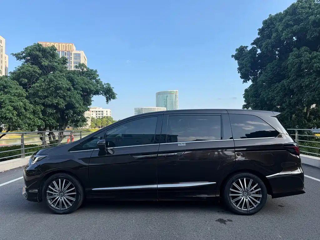 Honda Elysion — миниатюра 5