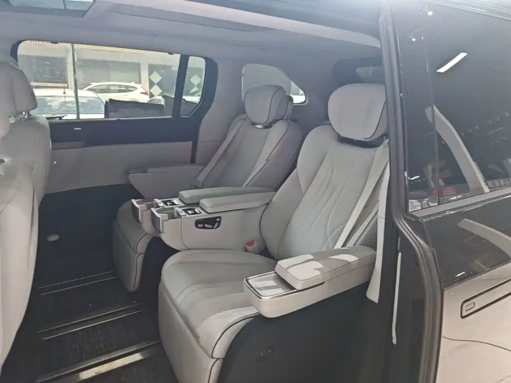 XPeng X9 — миниатюра 17