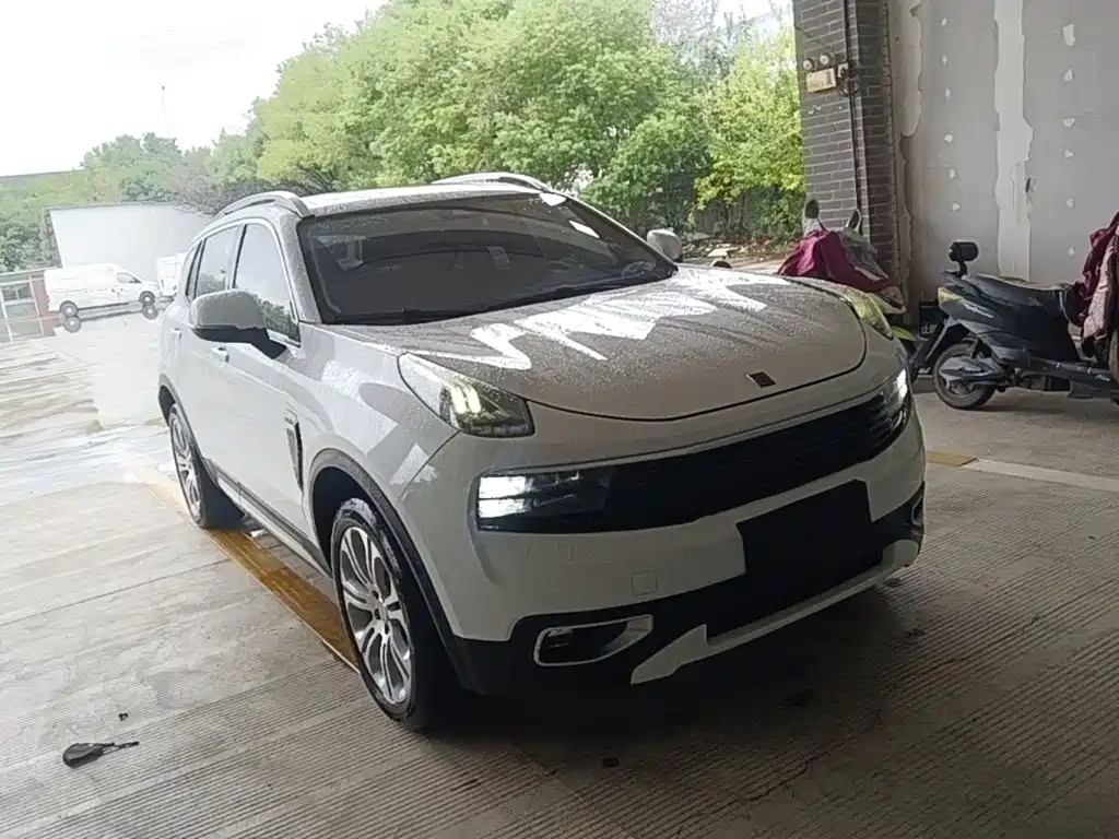Lynk & Co 01 — миниатюра 4