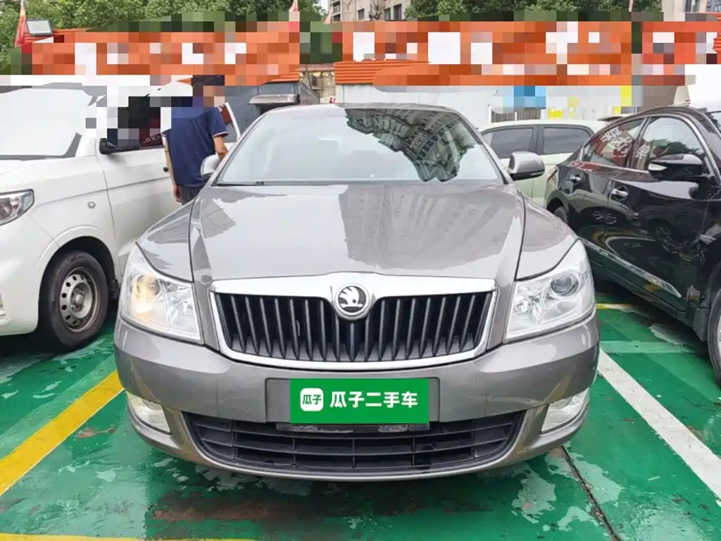 Skoda Octavia 2015 1.6L AT