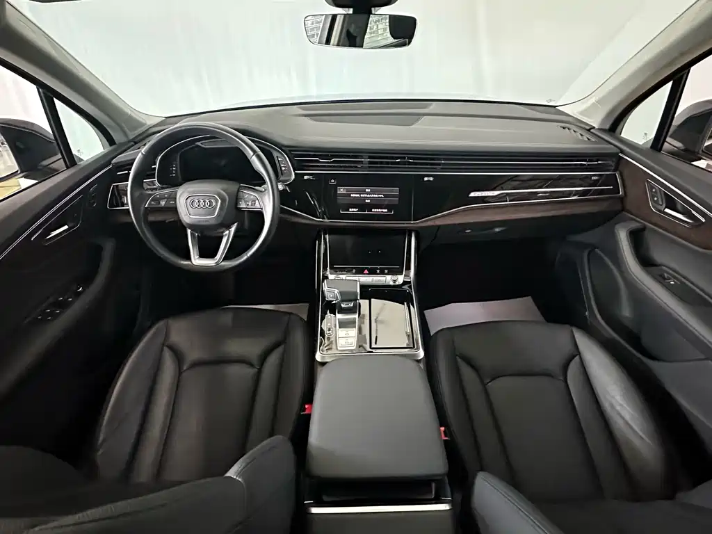 Audi Q7 2023 55 TFSI quattro S line Sport