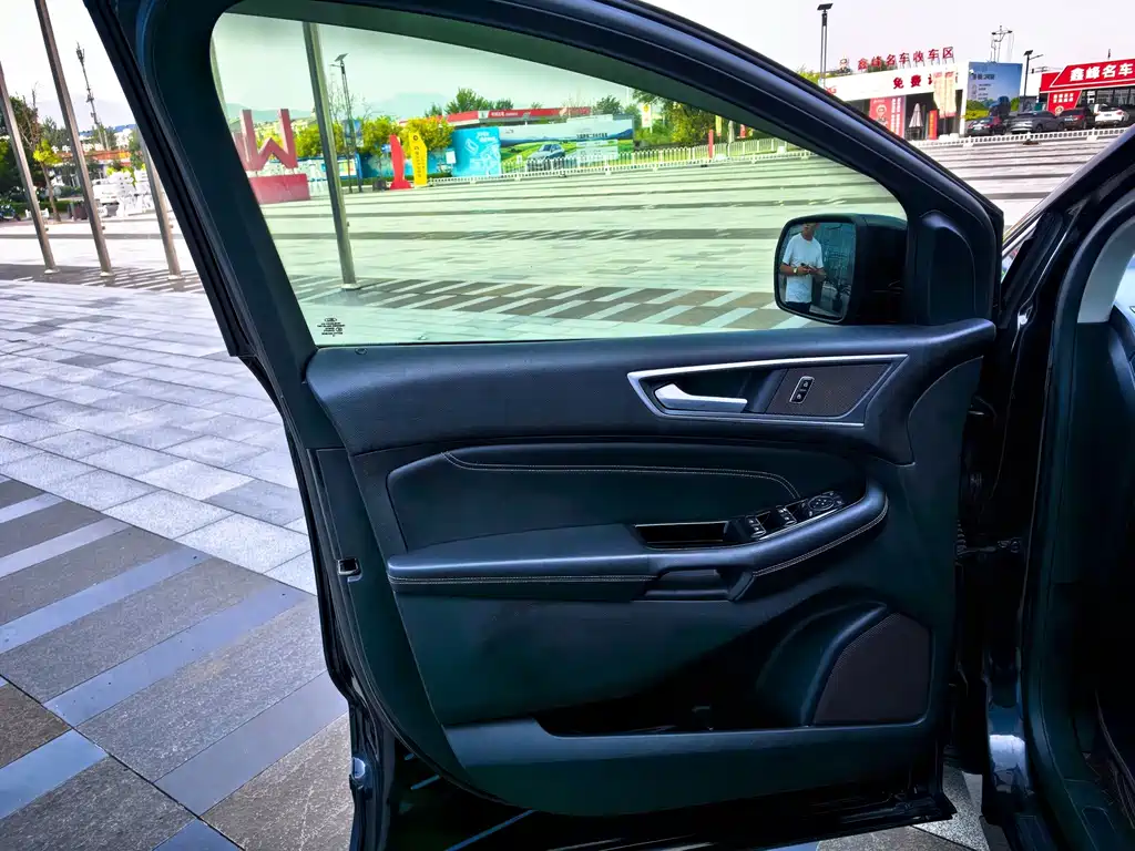Ford Edge — миниатюра 7