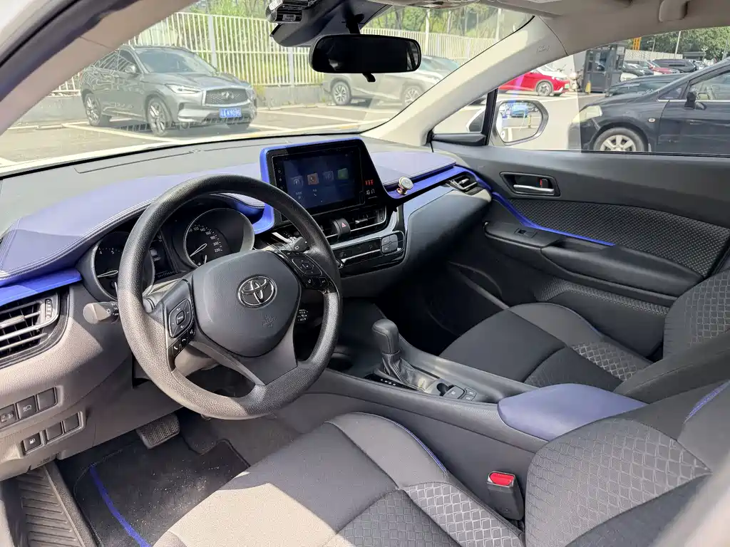 Toyota C-HR — миниатюра 13
