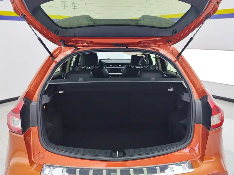 Geely Vision X3 — миниатюра 4
