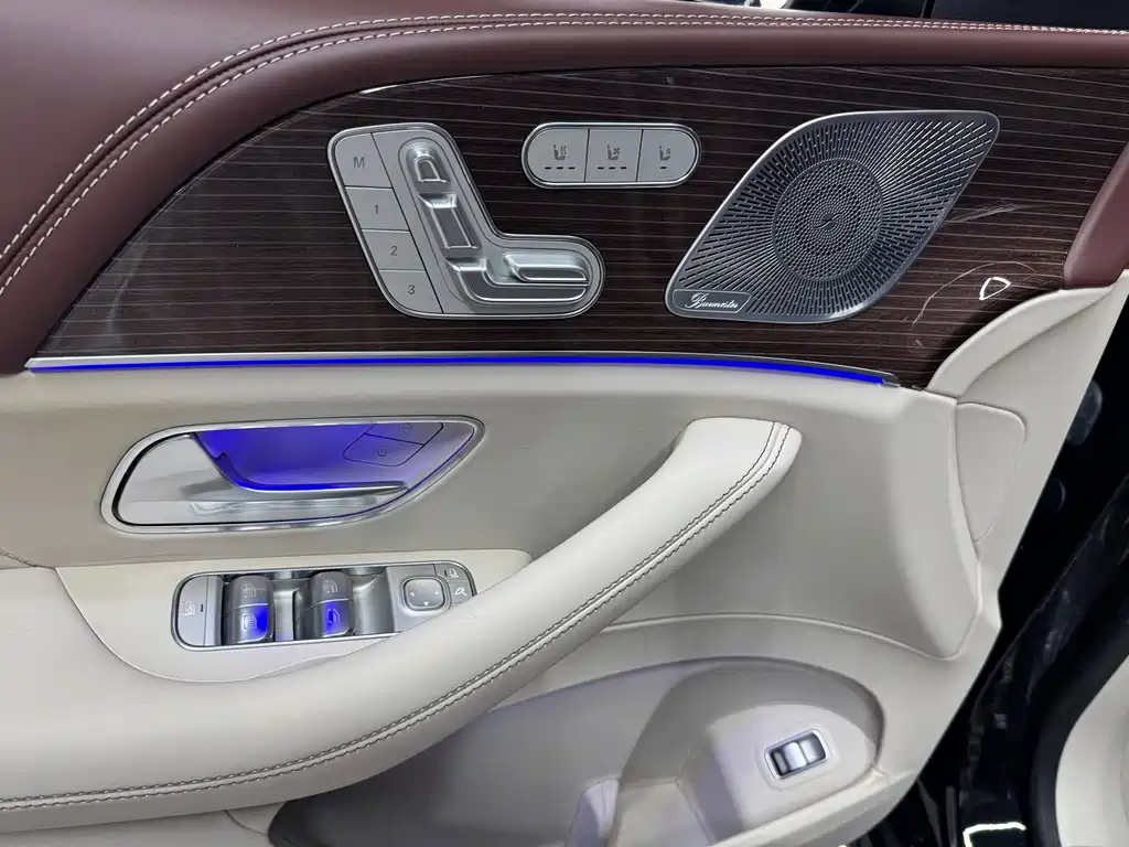 Mercedes-Benz GLS — миниатюра 9