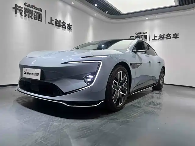 2024 Avatr 12