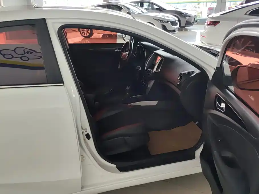 Changan Eado XT — миниатюра 8