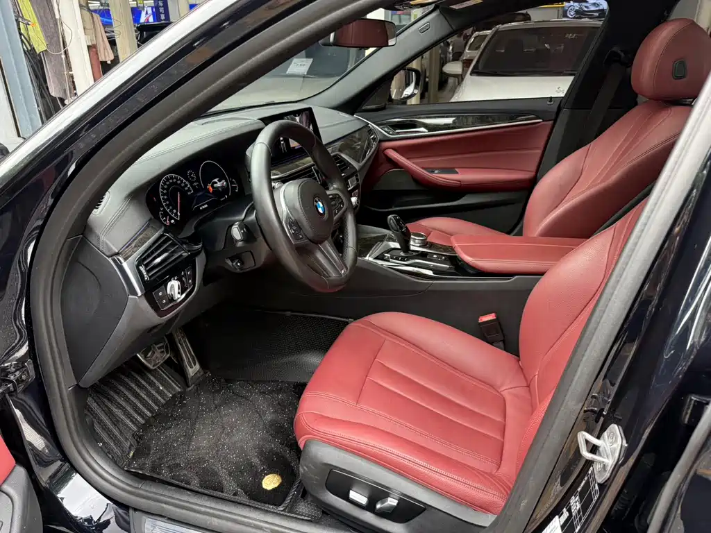 BMW 5 Series — миниатюра 9