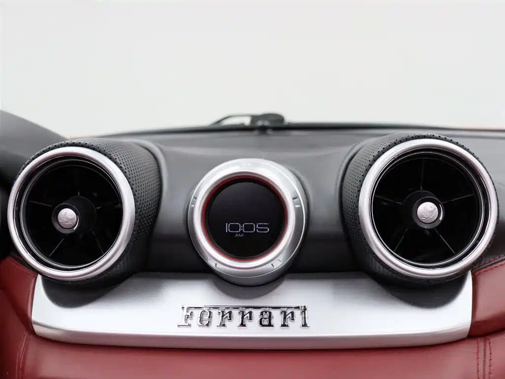 FERRARI CALIFORNIA T