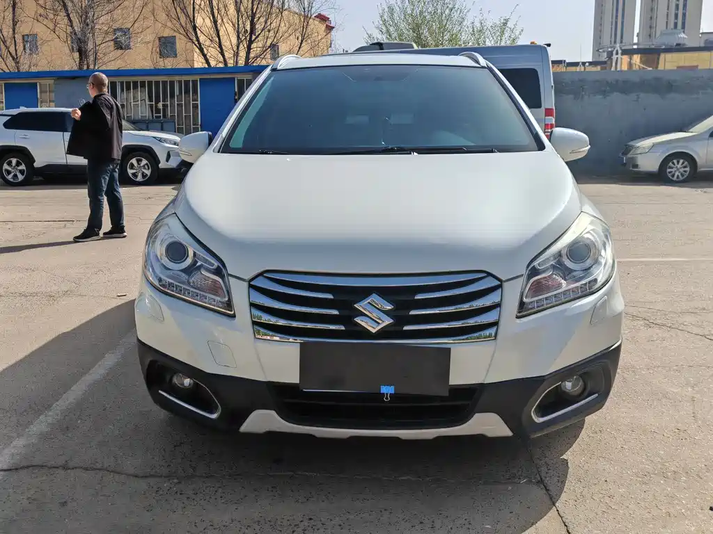 Suzuki S-Cross 2015